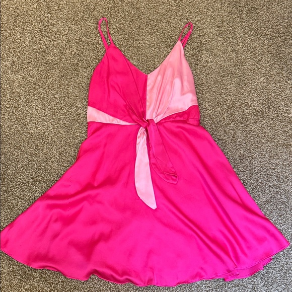 Elegant Pink Mini Dress - Picture 1 of 2